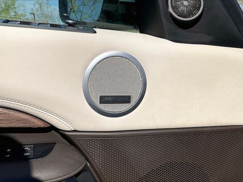 Used 2019 Land Rover Discovery HSE AWD/4WD image 35