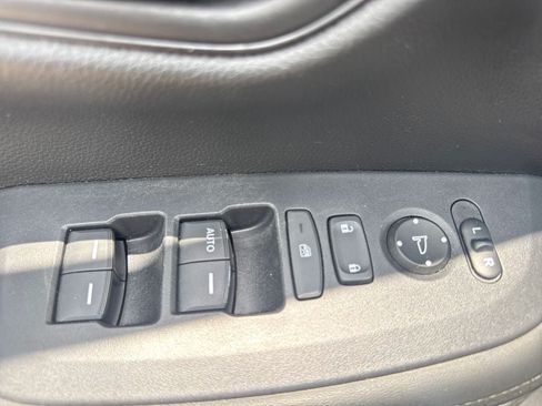 Used 2026 Honda HR-V LX image 17