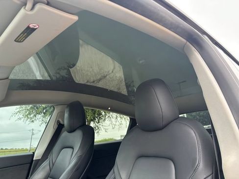 Used 2022 Tesla Model Y Performance AWD/4WD image 32