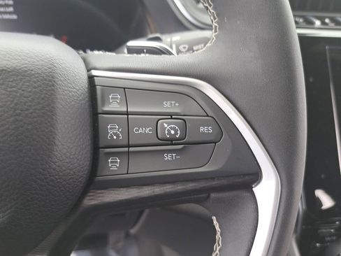 Certified 2024 Jeep Grand Cherokee Altitude AWD/4WD image 20