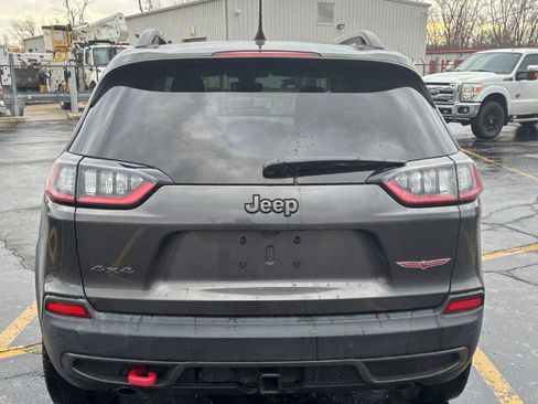 Used 2019 Jeep Cherokee Trailhawk w/ Cold Weather Group image 6