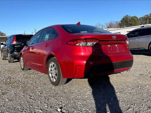 Used 2021 Toyota Corolla LE image 4