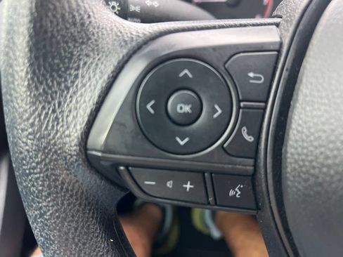 Used 2025 Toyota Corolla LE FWD image 32