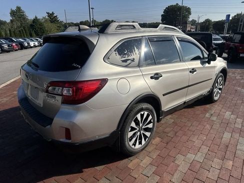 Used 2017 Subaru Outback 2.5i Limited AWD/4WD image 13