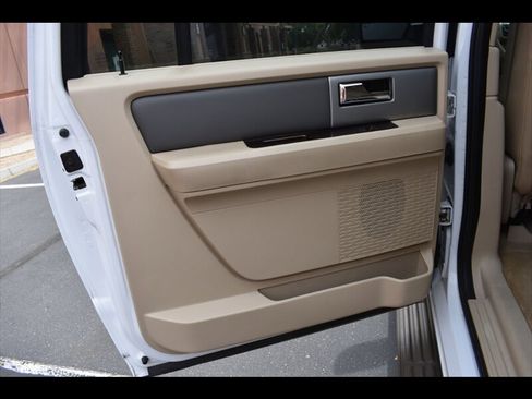 Used 2013 Ford Expedition EL XLT image 22
