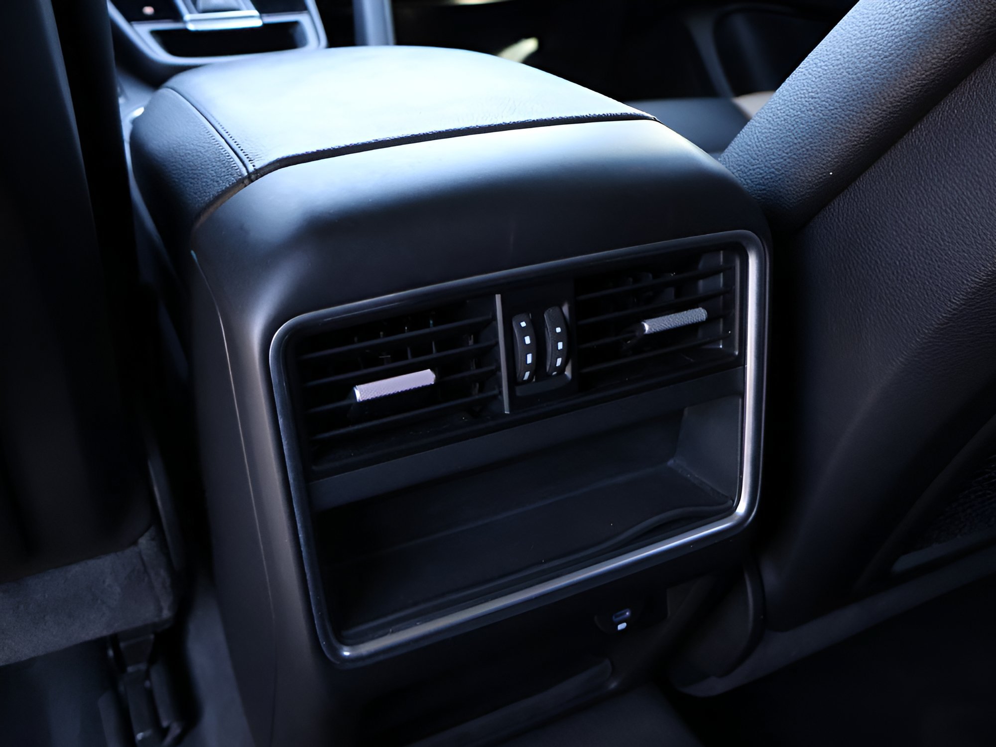 Used 2020 Porsche Cayenne AWD/4WD image 21