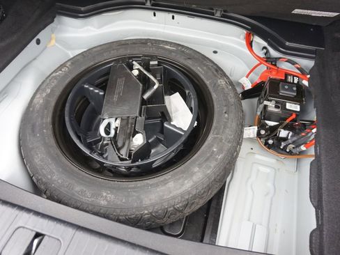 Used 2015 Mercedes-Benz E 350 Sedan image 23