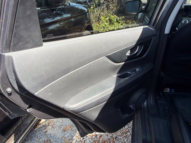 Used 2014 Nissan Rogue SL w/ SL Premium Package FWD image 11