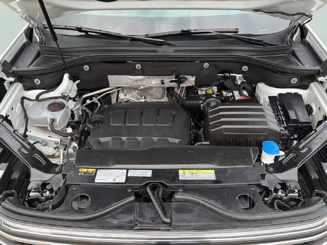 Used 2025 Volkswagen Atlas SE AWD/4WD image 29