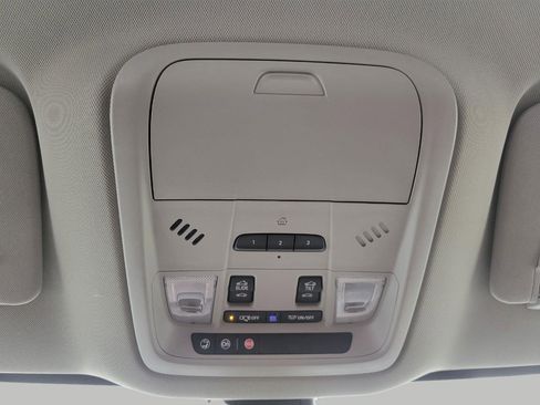 Used 2018 Buick Enclave Avenir w/ Avenir Technology Package image 18