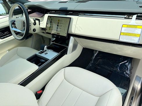 New 2026 Land Rover Range Rover SE AWD/4WD image 13