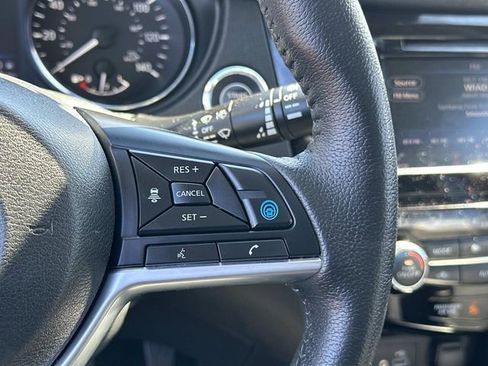 Used 2019 Nissan Rogue SL w/ Premium Package image 31