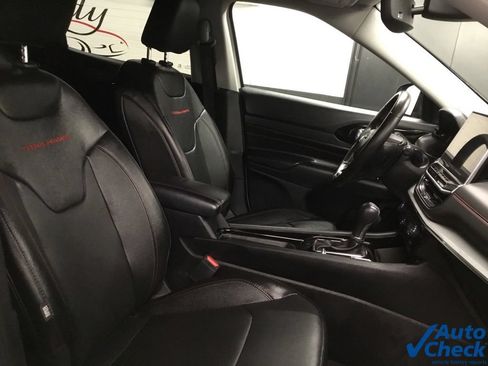 Used 2022 Jeep Compass Trailhawk w/ Trailhawk Elite Group AWD/4WD image 37