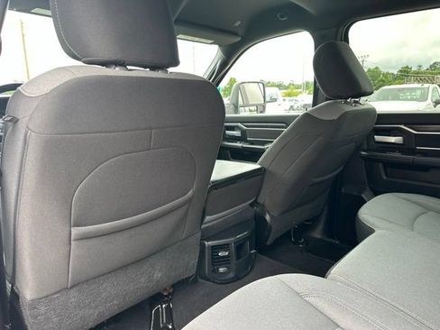Used 2024 RAM 2500 Big Horn AWD/4WD image 30