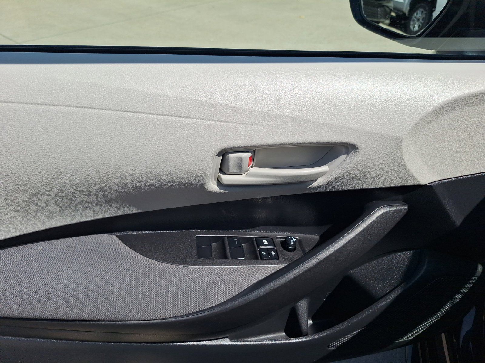 Used 2026 Toyota Corolla LE FWD image 17