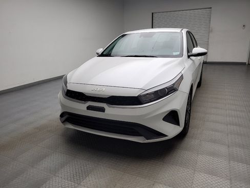 Used 2024 Kia Forte LXS w/ LXS Technology Package FWD image 15