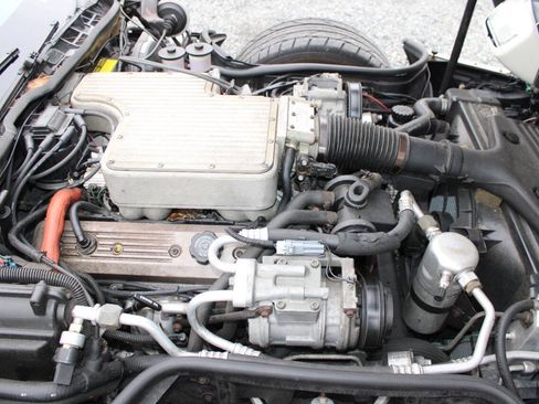 Used 1989 Chevrolet Corvette Convertible RWD image 34