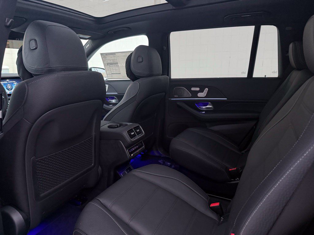 Used 2026 Mercedes-Benz GLS 450 4MATIC image 38