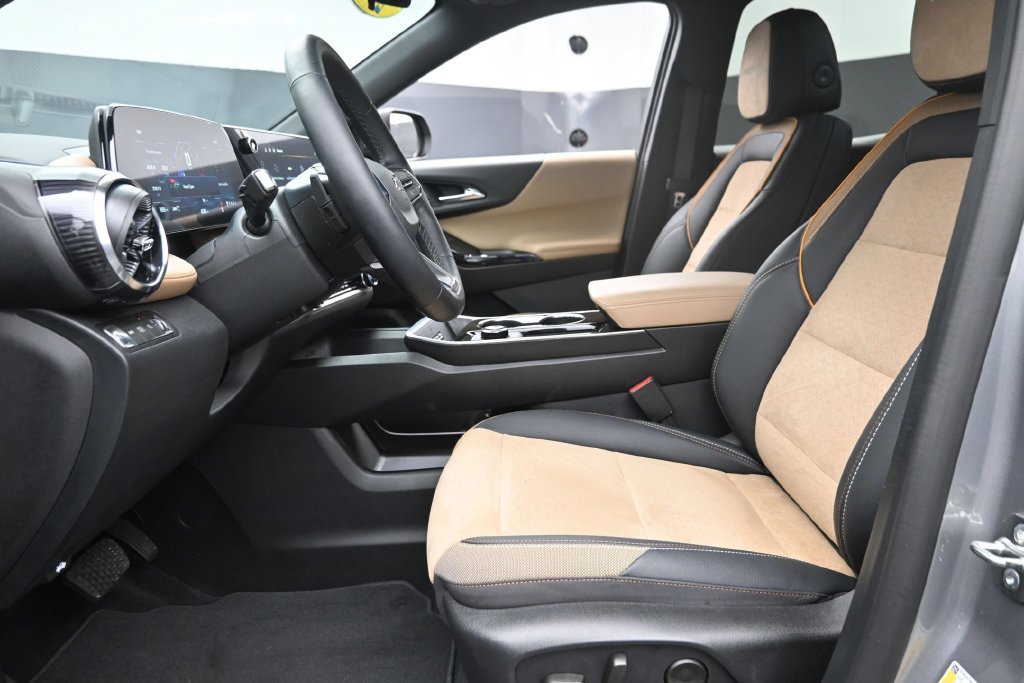 Used 2026 Chevrolet Equinox ACTIV AWD/4WD image 17