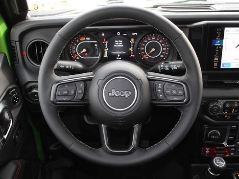 Used 2025 Jeep Wrangler Unlimited Rubicon w/ Safety Group AWD/4WD image 36