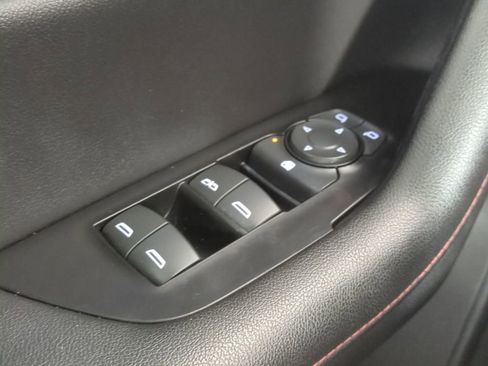 Used 2021 Chevrolet Blazer RS w/ Enhanced Convenience Package image 32