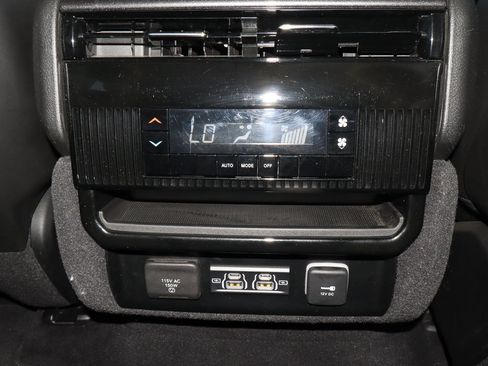 Used 2022 Jeep Wagoneer Series I w/ Rear Seat Video Group 1 AWD/4WD image 23