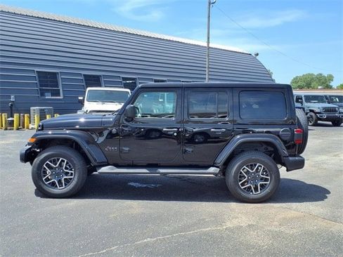 New 2025 Jeep Wrangler Unlimited Sahara image 20