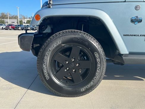 Used 2012 Jeep Wrangler Sahara image 12