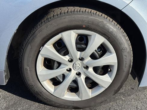 Used 2023 Toyota Corolla LE image 32