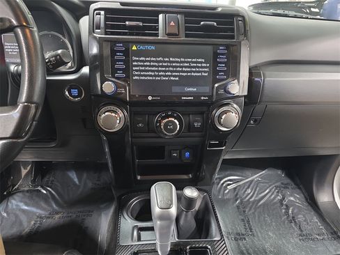 Used 2022 Toyota 4Runner TRD Off-Road Premium image 19