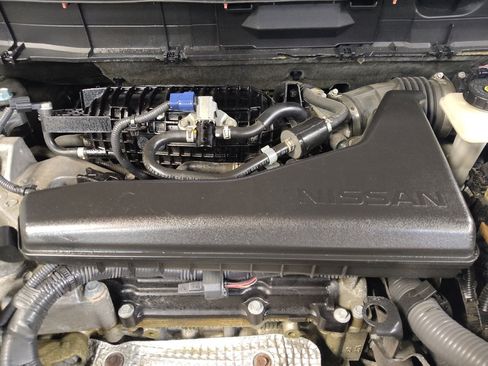 Used 2019 Nissan Rogue SV image 30