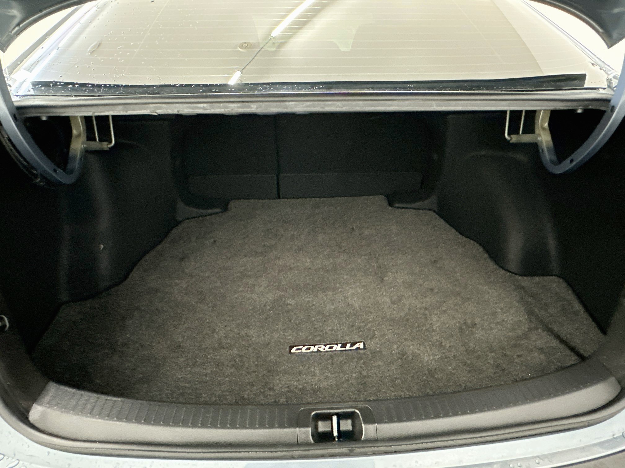 Used 2021 Toyota Corolla SE w/ Carpet Mat Package (TMS) FWD image 30