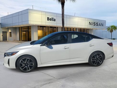 Certified 2024 Nissan Sentra SR w/ SR Premium Package FWD image 2