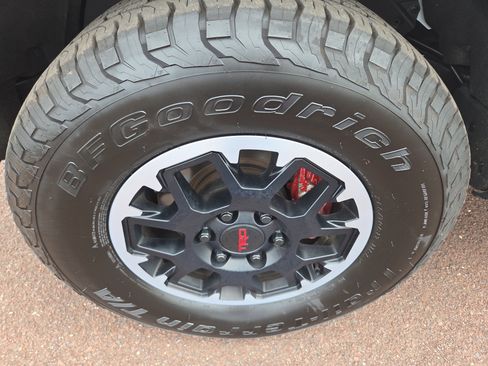 Used 2024 Toyota Tacoma TRD Off-Road AWD/4WD image 12