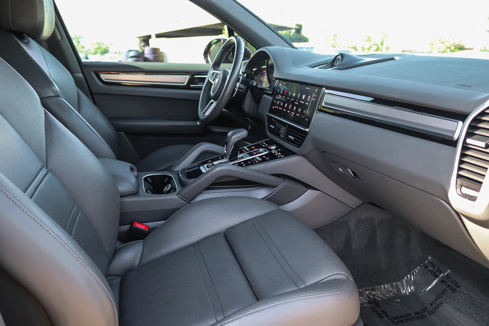 Used 2023 Porsche Cayenne Platinum Edition AWD/4WD image 16
