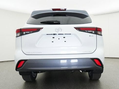 New 2026 Toyota Highlander Limited image 23