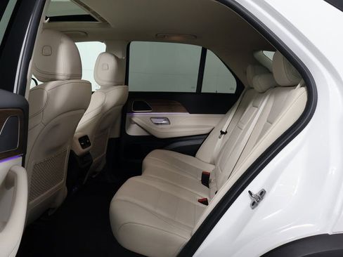 Certified 2025 Mercedes-Benz GLE 450e 4MATIC image 11