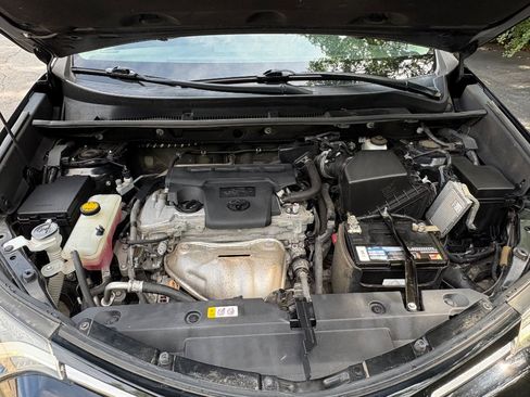 Used 2018 Toyota RAV4 LE w/ All Weather Liner Package AWD/4WD image 25