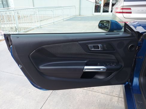 Used 2024 Ford Mustang Convertible RWD image 27