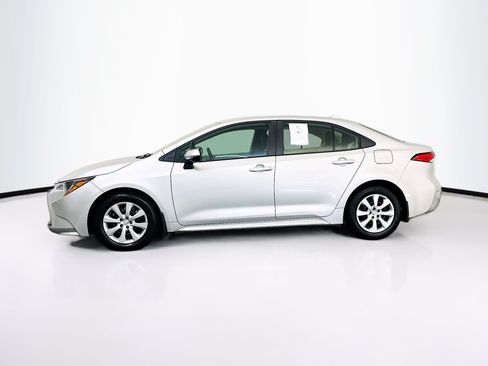 Used 2025 Toyota Corolla LE FWD image 4