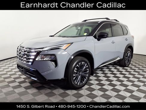 Used 2025 Nissan Rogue Platinum AWD/4WD image 1