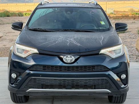 Used 2018 Toyota RAV4 SE image 10
