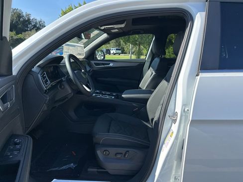 New 2026 Volkswagen Atlas Cross Sport SE FWD image 15