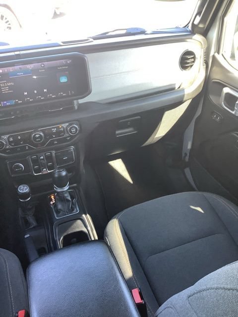 Certified 2024 Jeep Wrangler Unlimited w/ Convenience Group AWD/4WD image 20