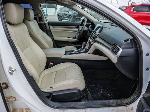 Used 2018 Honda Accord LX image 11