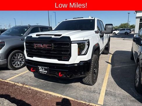 Used 2026 GMC Sierra 2500 AT4X AWD/4WD image 2