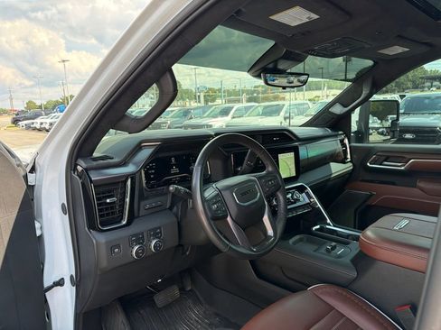 Used 2025 GMC Sierra 2500 Denali Ultimate AWD/4WD image 9