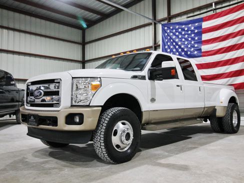 Used 2011 Ford F350 King Ranch image 3