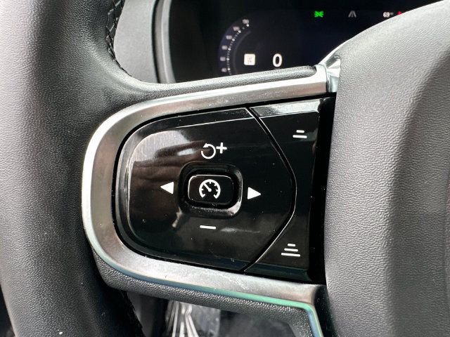 Used 2023 Volvo XC90 B6 Plus w/ Protection Package Premier AWD/4WD image 32