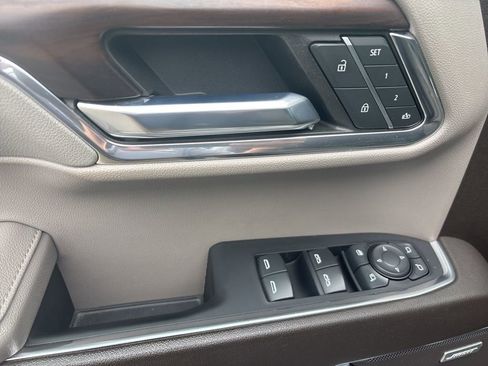 Used 2023 GMC Sierra 1500 SLT w/ SLT Premium Package AWD/4WD image 9